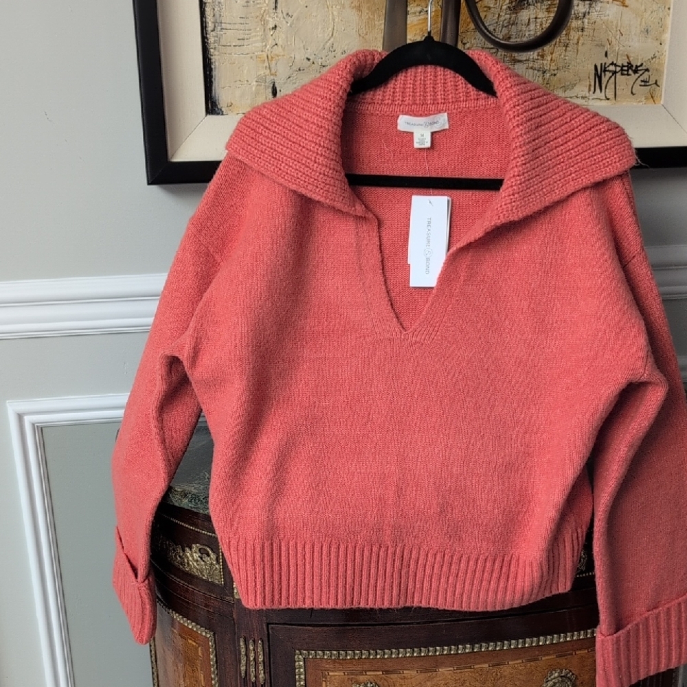 Treasure & Bond NWT Size Medium Coral Apricot V Neck Sweater